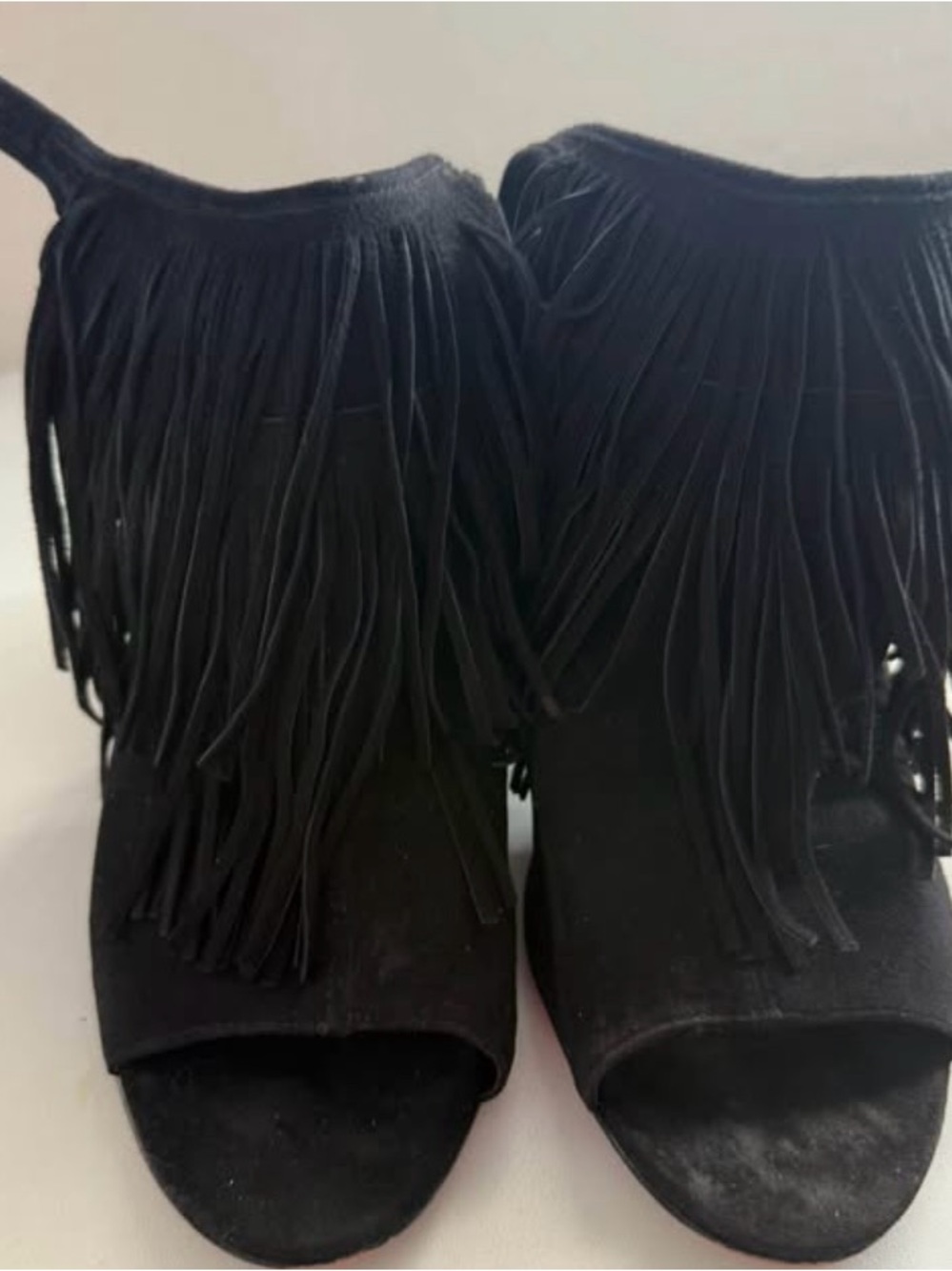 Vince Camuto Black
Fringe Open Toe Block
Heel Sandals 9.5M